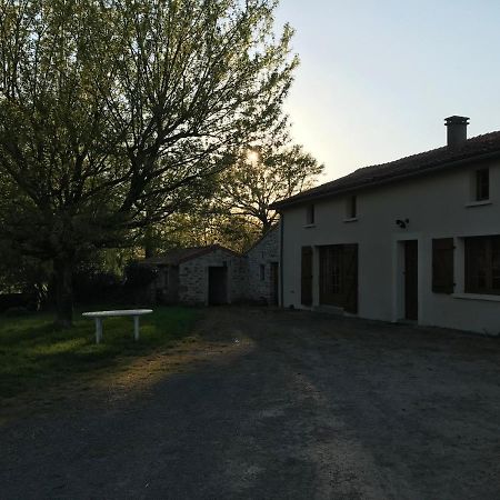 Gite A La Ferme Les Places La Chapelle-Bertrand 外观 照片