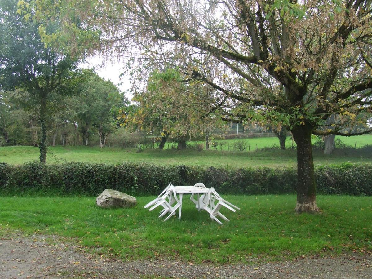 Gite A La Ferme Les Places La Chapelle-Bertrand 外观 照片